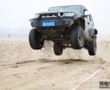 ԽҰҫDKR BJ40ȺӢս27ȼ鿪